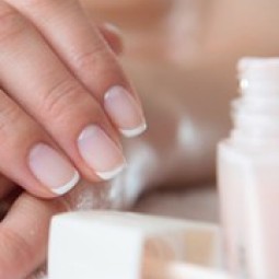 Pose vernis French manucure permanent